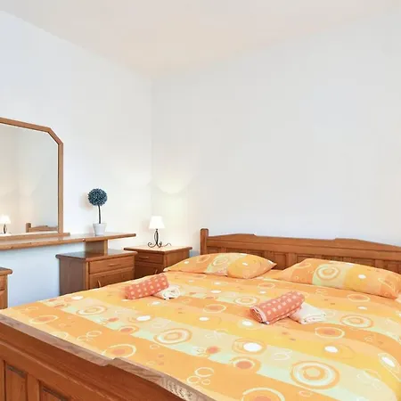 Serene With Pool, Bbq, And Authentic Tavern Surrounded By Nature فيلة Trilj