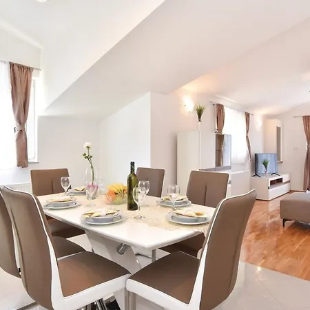 Βίλα Serene With Pool, Bbq, And Authentic Tavern Surrounded By Nature